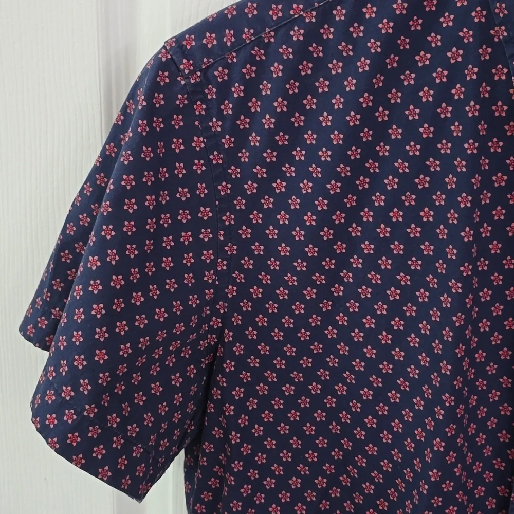 J. Crew Men's Secret Wash Stretch Short Sleeve Floral Shirt Blue Red Size Medium